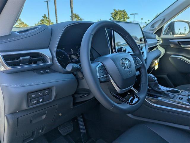 new 2025 Toyota Highlander car, priced at $55,357