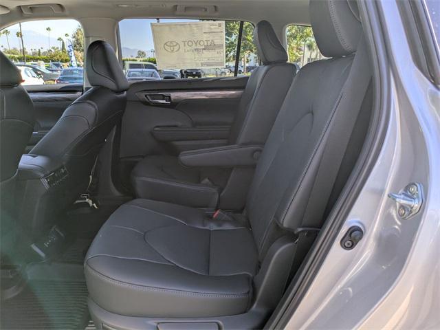 new 2025 Toyota Highlander car, priced at $55,357