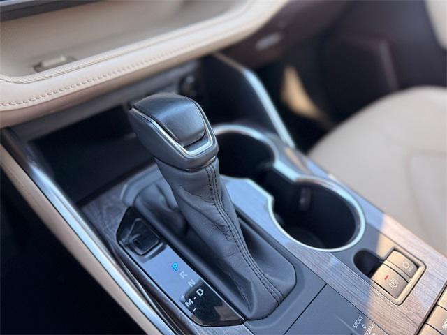 used 2020 Toyota Highlander car, priced at $32,698