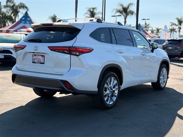 used 2020 Toyota Highlander car, priced at $32,698