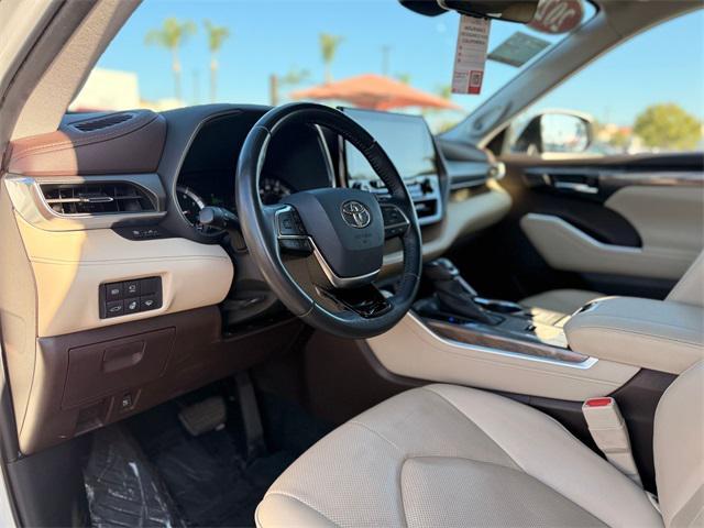 used 2020 Toyota Highlander car, priced at $32,698