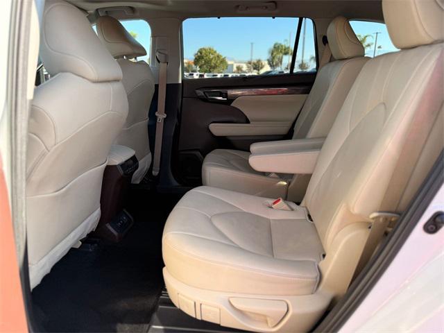 used 2020 Toyota Highlander car, priced at $32,698