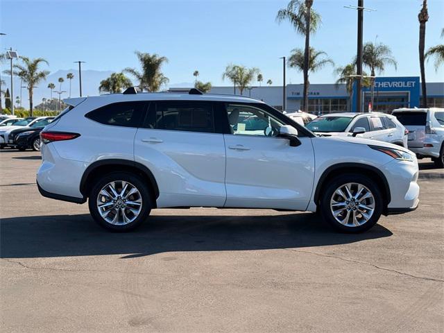 used 2020 Toyota Highlander car, priced at $32,698