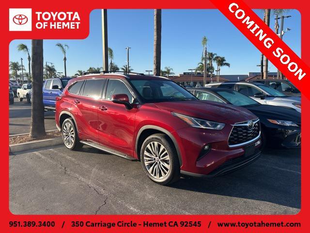 used 2022 Toyota Highlander car, priced at $36,974