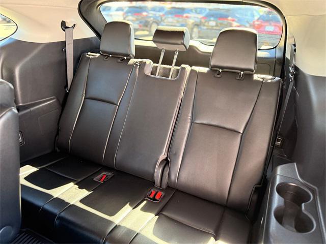 used 2023 Toyota Highlander Hybrid car, priced at $40,500