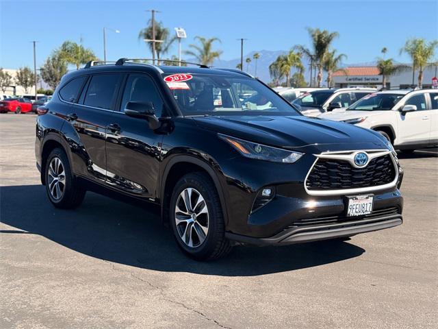 used 2023 Toyota Highlander Hybrid car, priced at $40,500