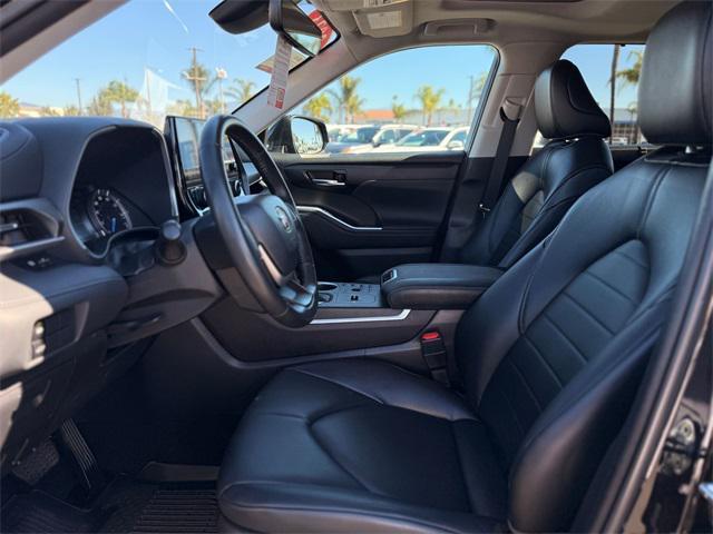 used 2023 Toyota Highlander Hybrid car, priced at $40,500