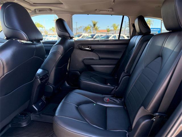 used 2023 Toyota Highlander Hybrid car, priced at $40,500