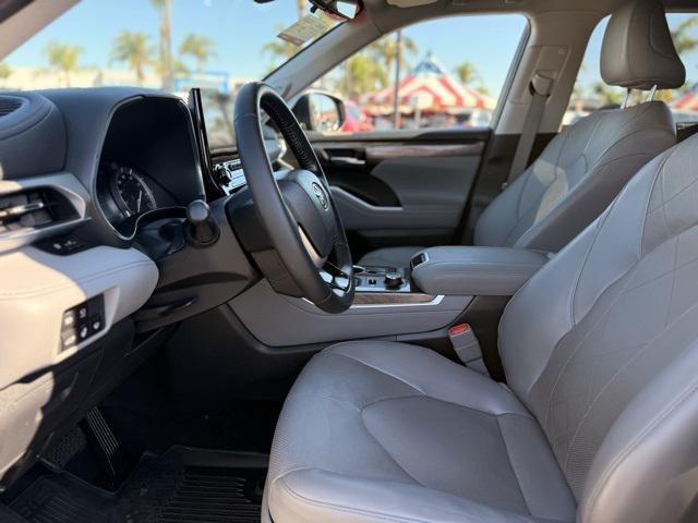 used 2022 Toyota Highlander car, priced at $42,283