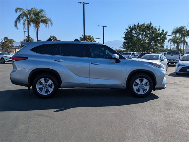 used 2022 Toyota Highlander car, priced at $30,484
