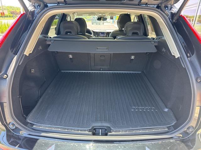 used 2022 Volvo XC60 car, priced at $41,975