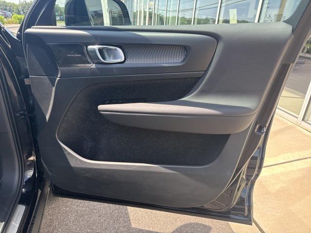 used 2021 Volvo XC40 car, priced at $28,975