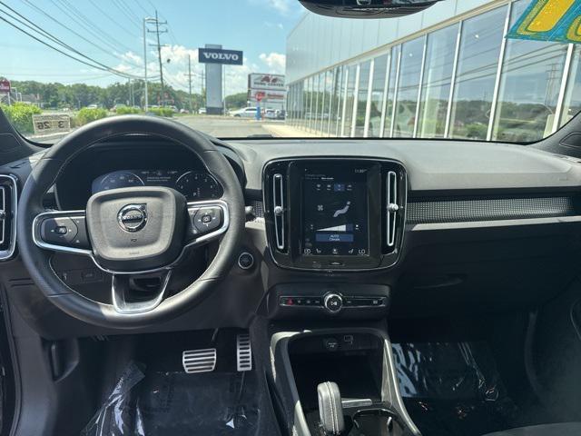 used 2021 Volvo XC40 car, priced at $28,975
