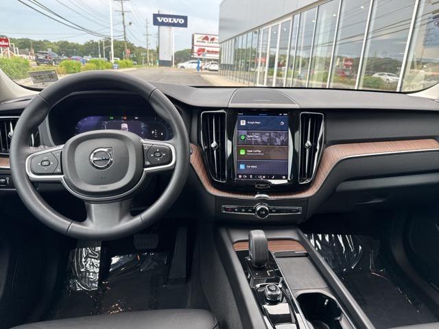 used 2022 Volvo XC60 car, priced at $35,975