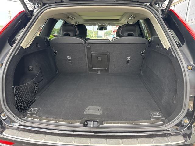 used 2022 Volvo XC60 car, priced at $35,975