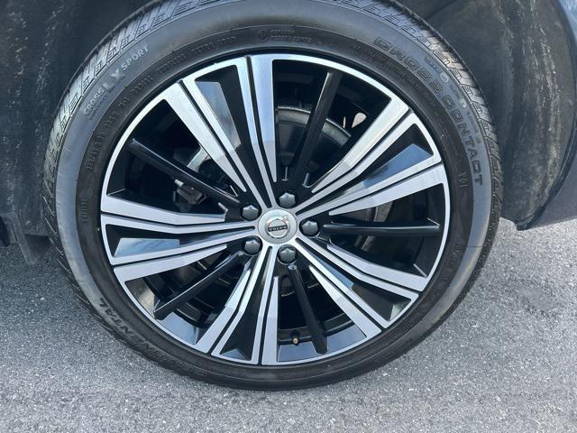 used 2022 Volvo XC60 car, priced at $37,975