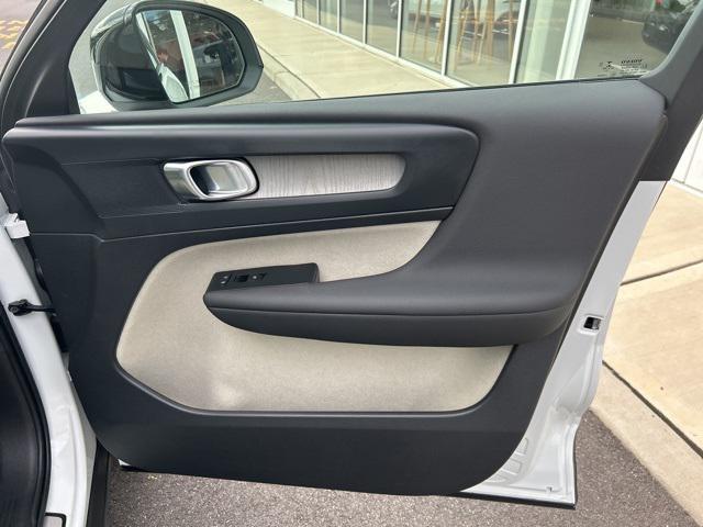 used 2023 Volvo XC40 car, priced at $35,975