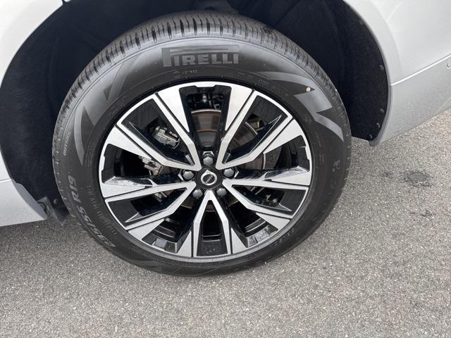 used 2025 Volvo XC60 car, priced at $39,975
