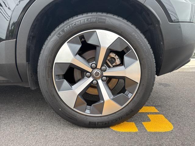 used 2023 Volvo XC40 car, priced at $34,975