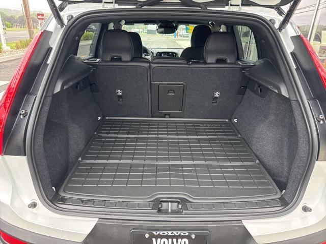 used 2022 Volvo XC40 car, priced at $35,975