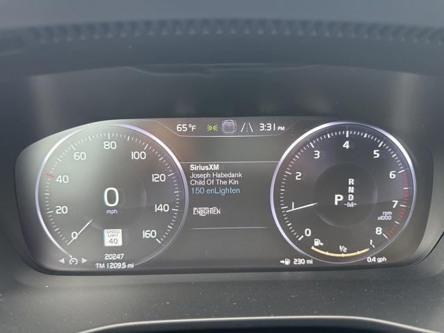 used 2022 Volvo XC40 car, priced at $35,975