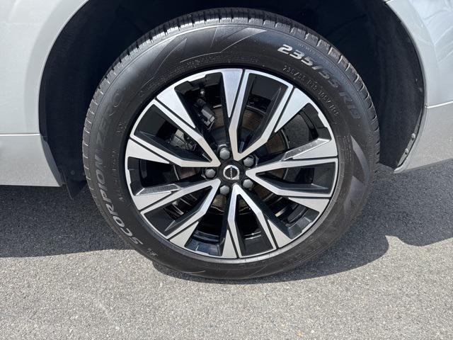 used 2025 Volvo XC60 car, priced at $39,975