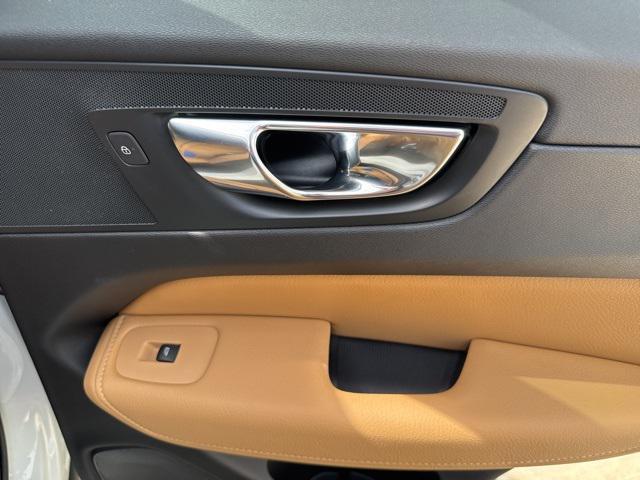 used 2020 Volvo XC60 car, priced at $28,975