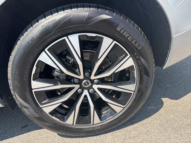 used 2025 Volvo XC60 car, priced at $39,975