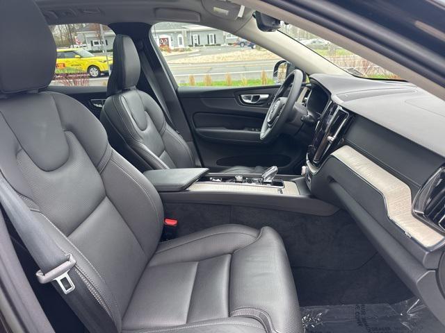 used 2022 Volvo XC60 car, priced at $41,975