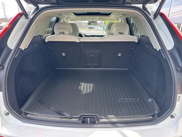 used 2022 Volvo XC60 car, priced at $36,975