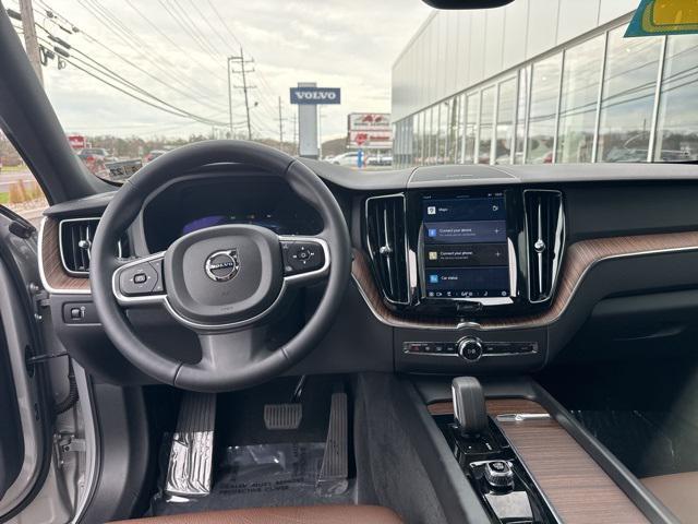 used 2022 Volvo XC60 car, priced at $35,975