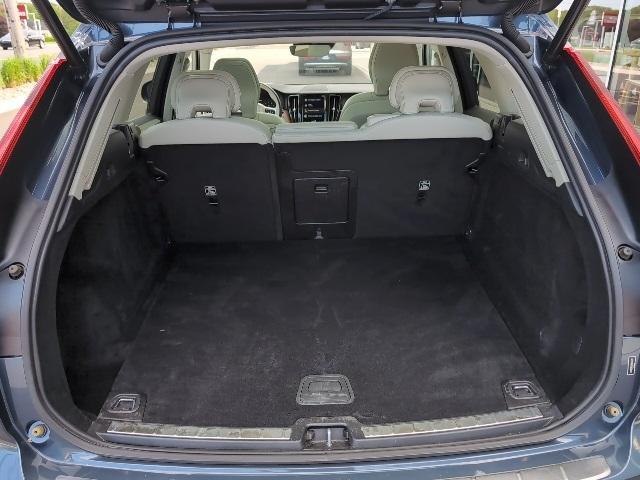 used 2021 Volvo XC60 car, priced at $33,975