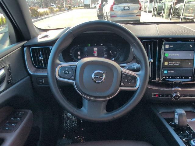 used 2022 Volvo XC60 car, priced at $33,975