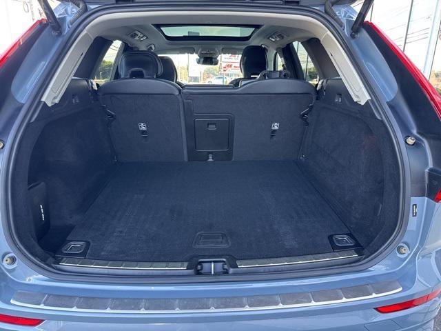used 2022 Volvo XC60 car, priced at $34,975