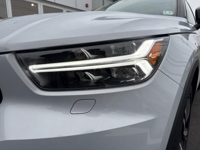 used 2022 Volvo XC40 car, priced at $30,975