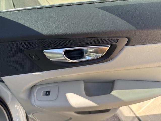used 2021 Volvo XC60 car, priced at $31,975