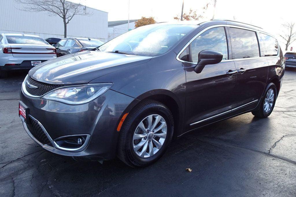 used 2018 Chrysler Pacifica car, priced at $15,995