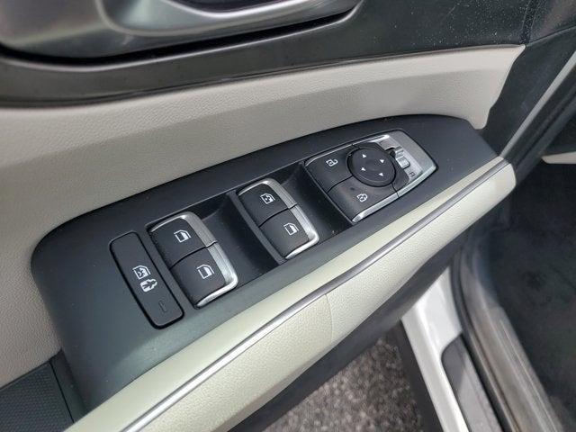 used 2022 Kia Sorento Hybrid car, priced at $26,950