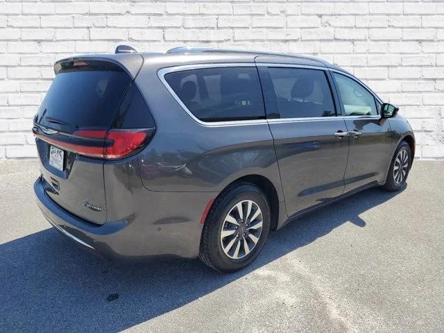 used 2021 Chrysler Pacifica Hybrid car, priced at $25,950