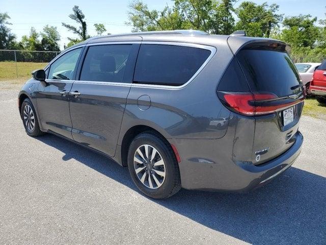 used 2021 Chrysler Pacifica Hybrid car, priced at $25,950
