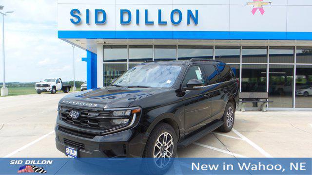new 2025 Ford Expedition car, priced at $68,447