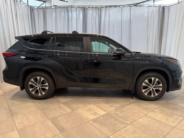 used 2023 Toyota Highlander car, priced at $42,995