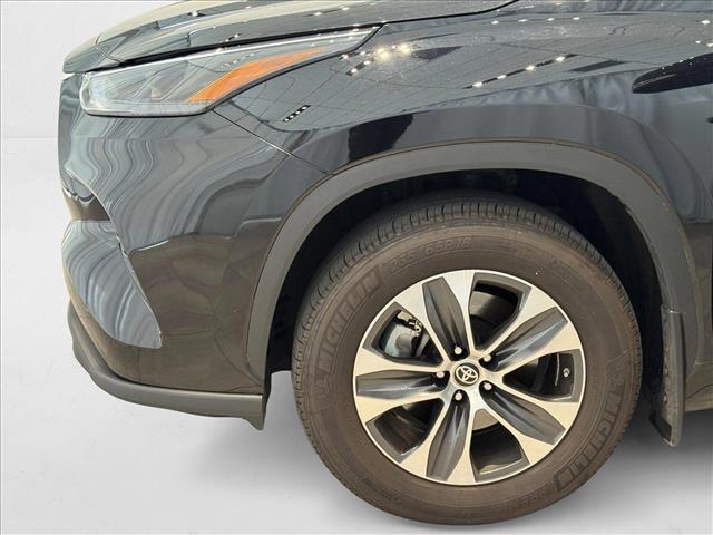 used 2023 Toyota Highlander car, priced at $38,990