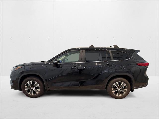 used 2023 Toyota Highlander car, priced at $38,990