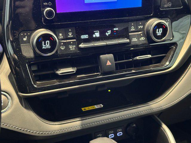 used 2023 Toyota Highlander car, priced at $42,995