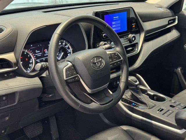 used 2023 Toyota Highlander car, priced at $42,995