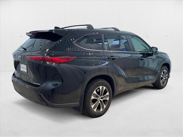 used 2023 Toyota Highlander car, priced at $38,990