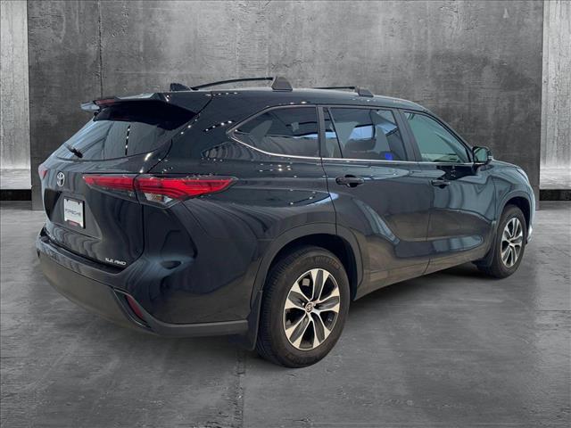 used 2023 Toyota Highlander car, priced at $41,747