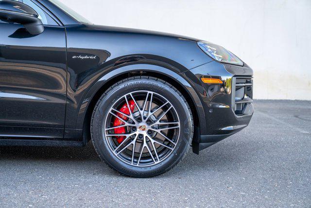 new 2025 Porsche Cayenne car, priced at $136,805