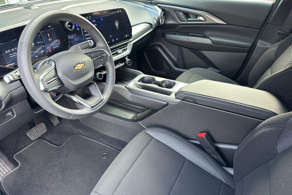 new 2026 Chevrolet Equinox EV car, priced at $33,888